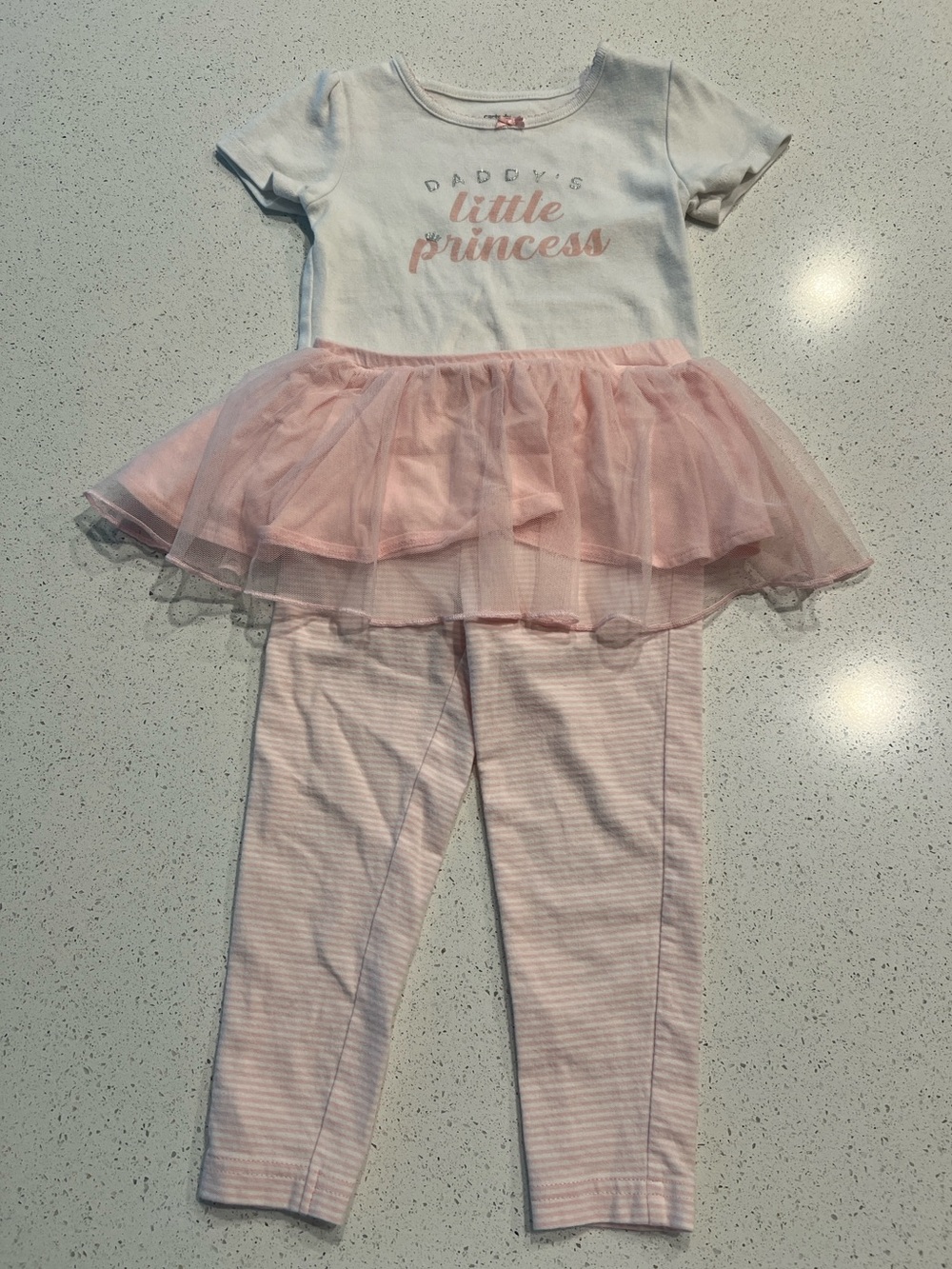 5/$35 used Carter's White and Pink 2 piece 24 month matching set